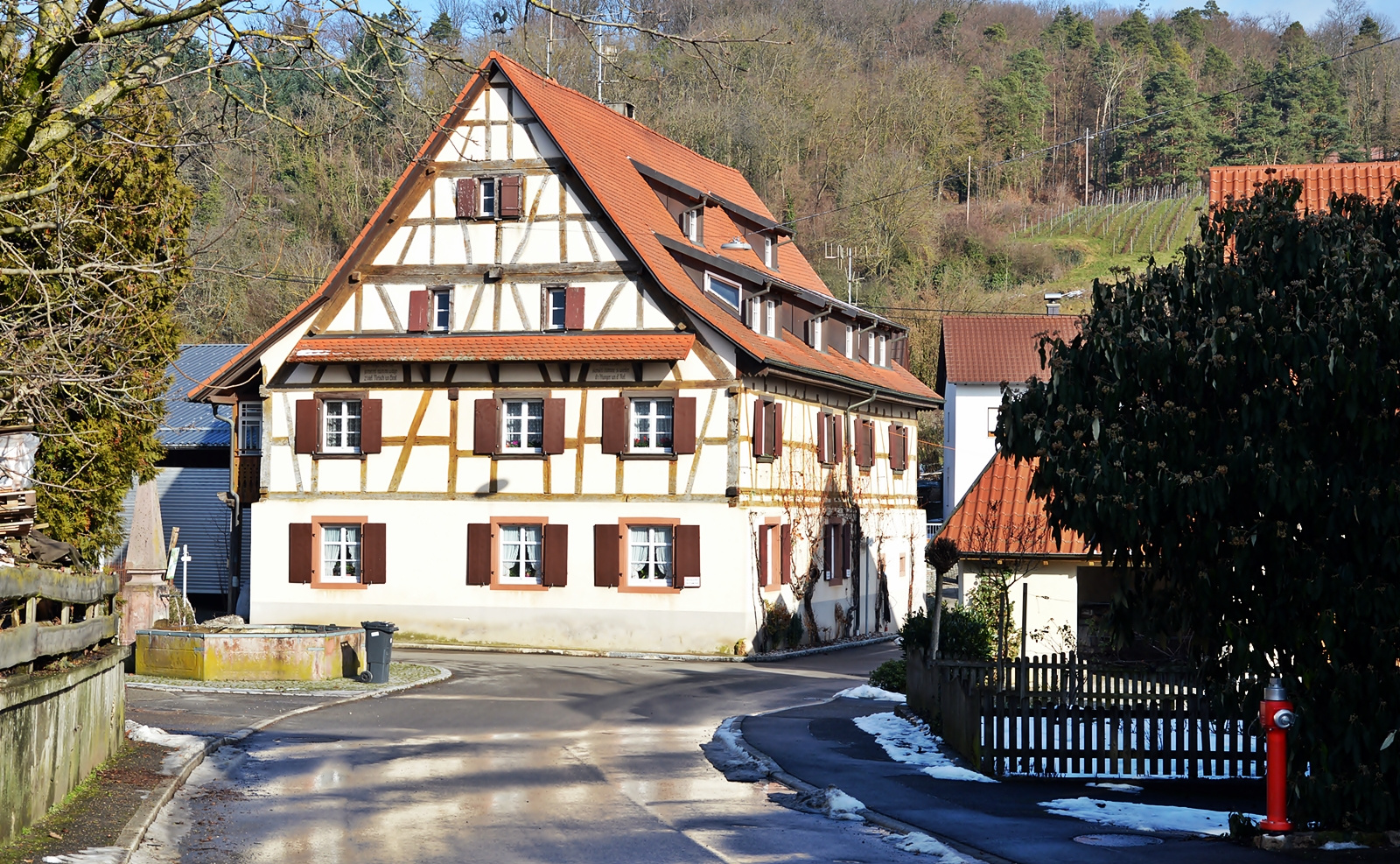 Dorfrundgang ~ Dorfbrunnen Ettingen