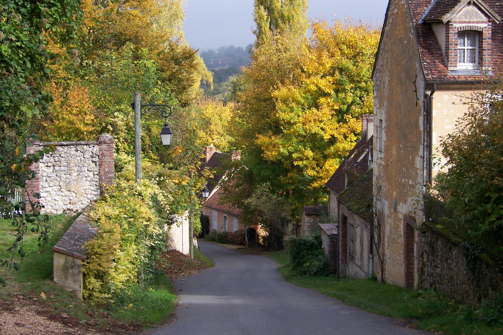 Dorfstrasse abwärts