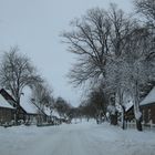 Dorfstraße im Winter