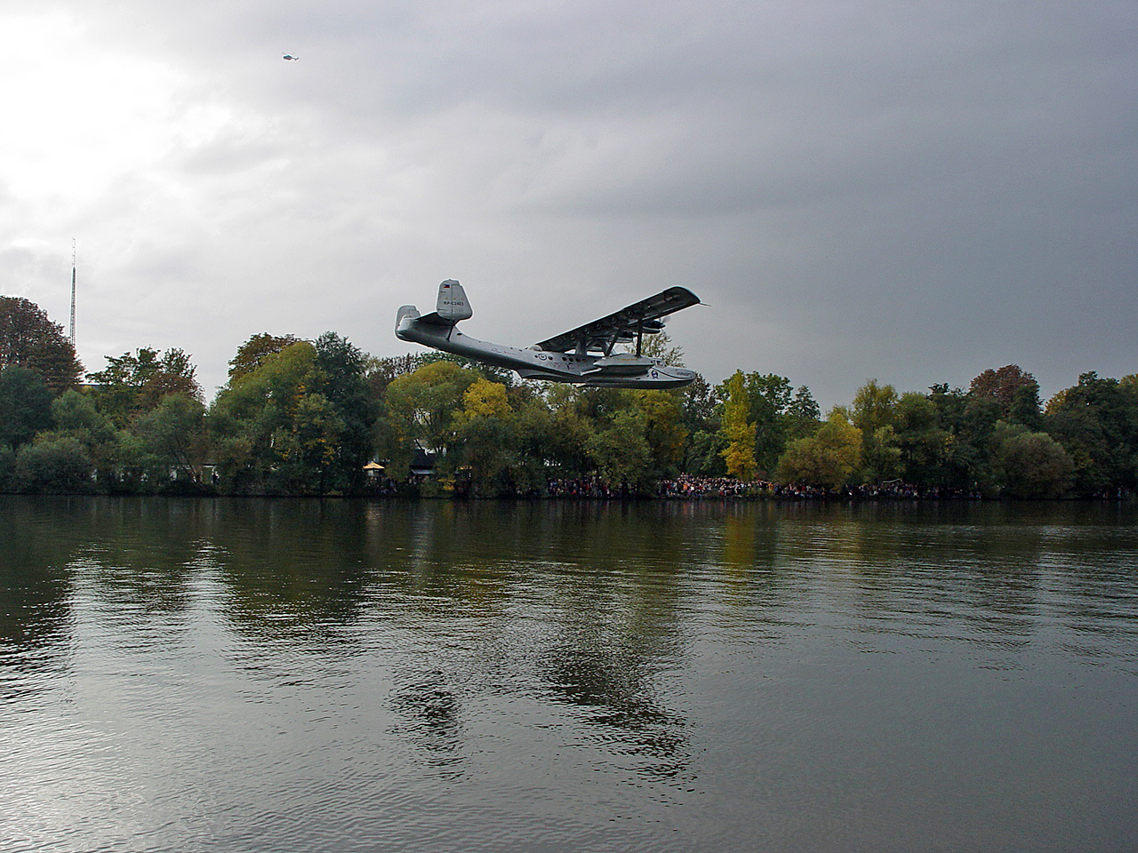 Dornier DO 24 ATT Endanflug zur Wasserung