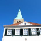 Dorstener Altes Rathaus u. Agathakirche gegen den Himmel.