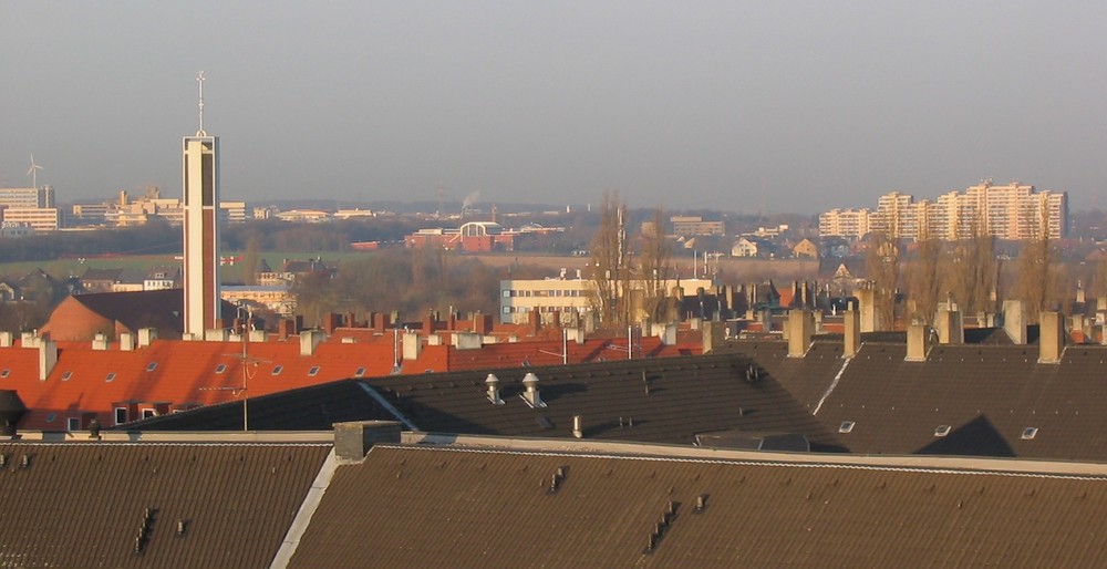 Dortmund - Im Hintergrund Blick auf Uni links, DASA mittig, Hannibalhochhaus rechts