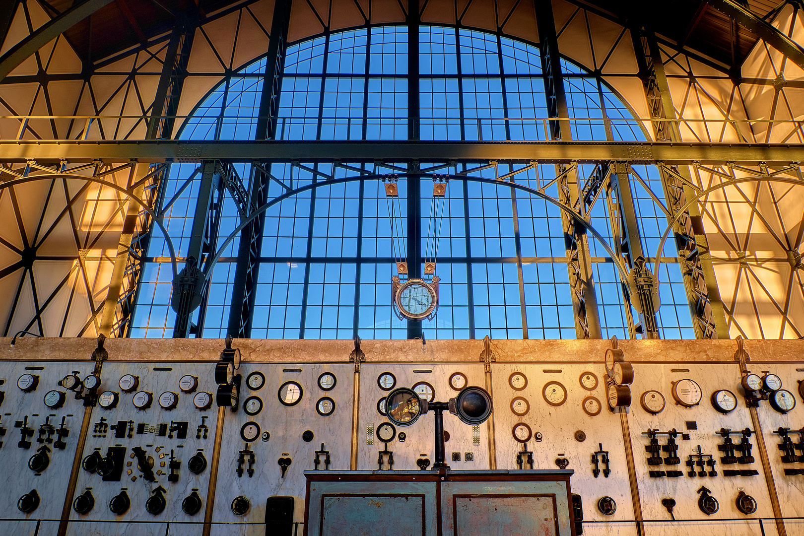 Dortmund-In der Maschienenhalle-Zeche Zollern-1.