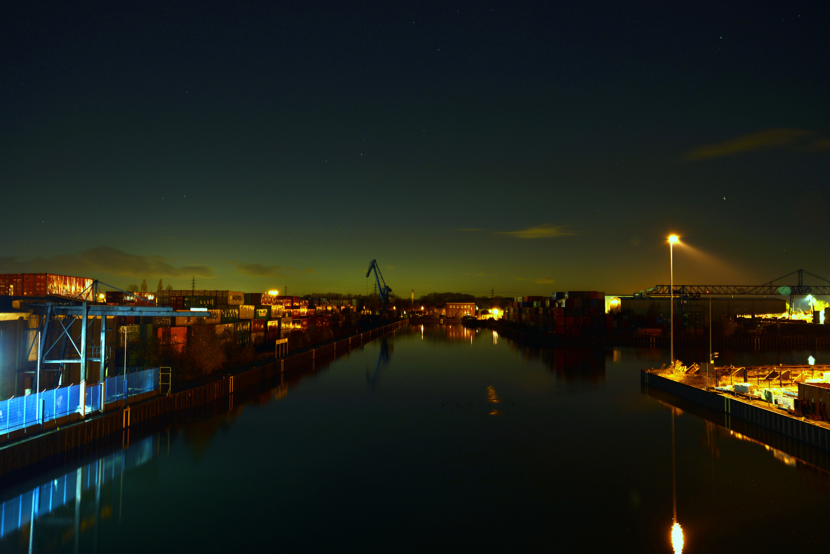 Dortmunder Hafen kurz nach Sonnenuntergang