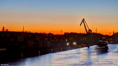 Dortmunder Hafen mit Geisterschiff