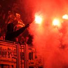 Dortmunder Ultras zünden Bengalos