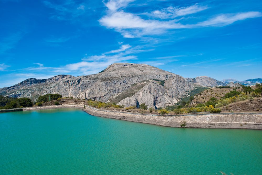 DOS TONOS DE AZUL