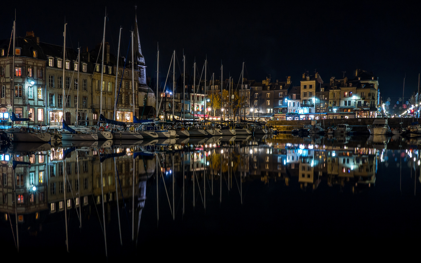 Douce nuit à Honfleur.