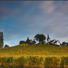 Doucement le soleil levant colore les nuages