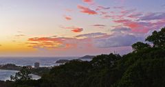 Douceur d’un crépuscule sur Nouméa  --  Sanftheit einer Dämmerung über Nouméa