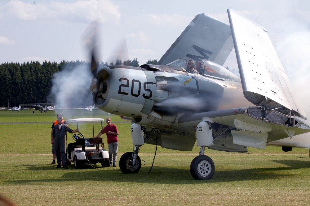 Douglas AD-4N 124143 (F-WZDP)