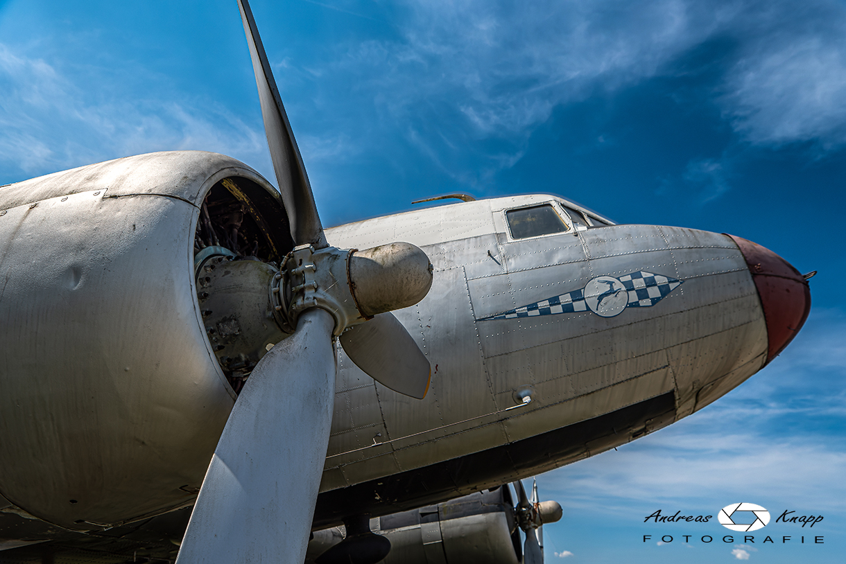 Douglas DC-3