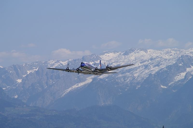 Douglas DC-6 in Salzburg