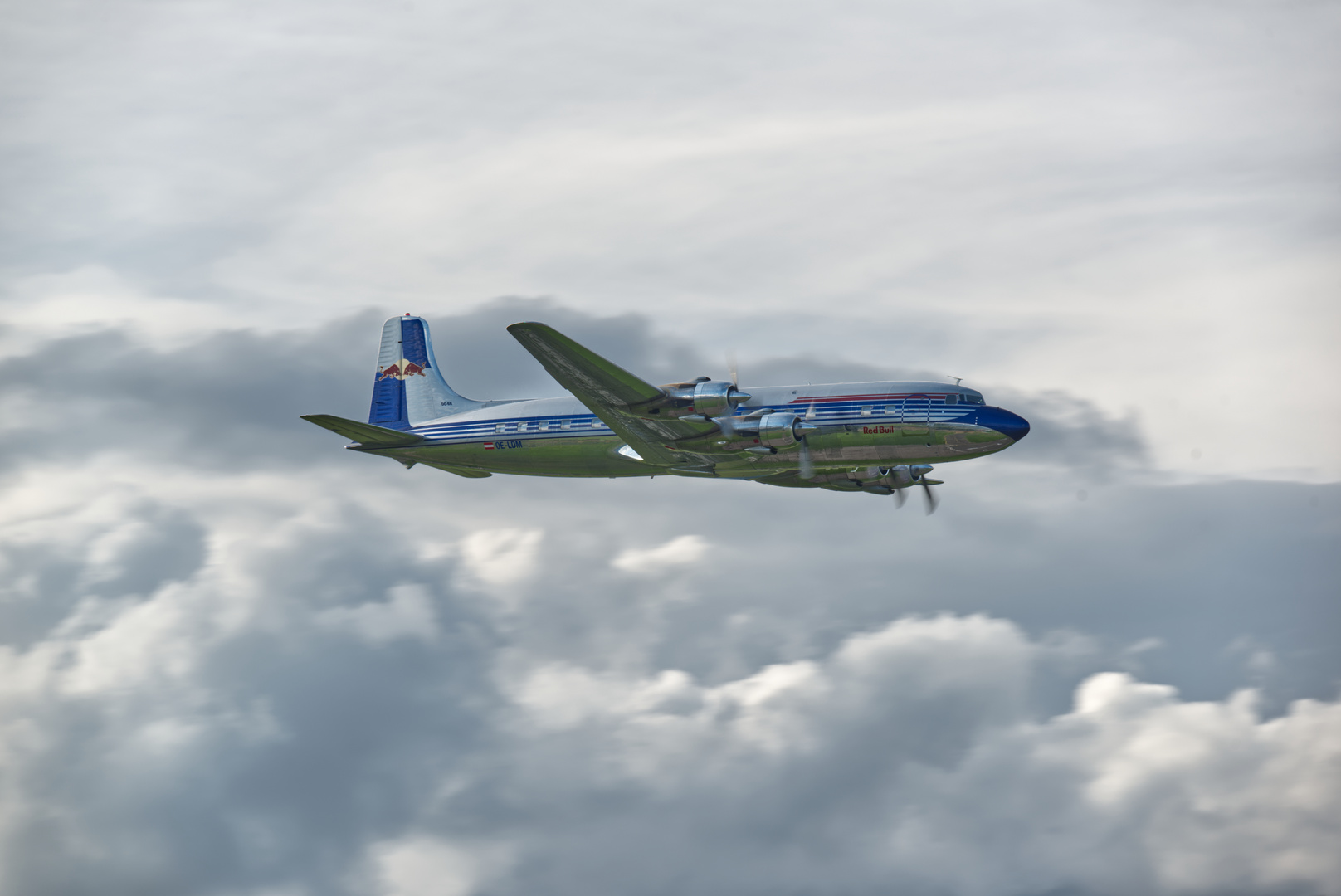 Douglas DC-6B 