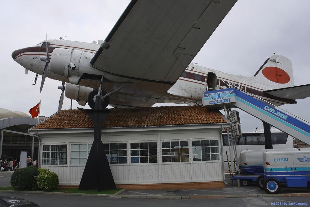 Douglas DC3 aus dem Jahr 1942 ("Rosinenbomber")