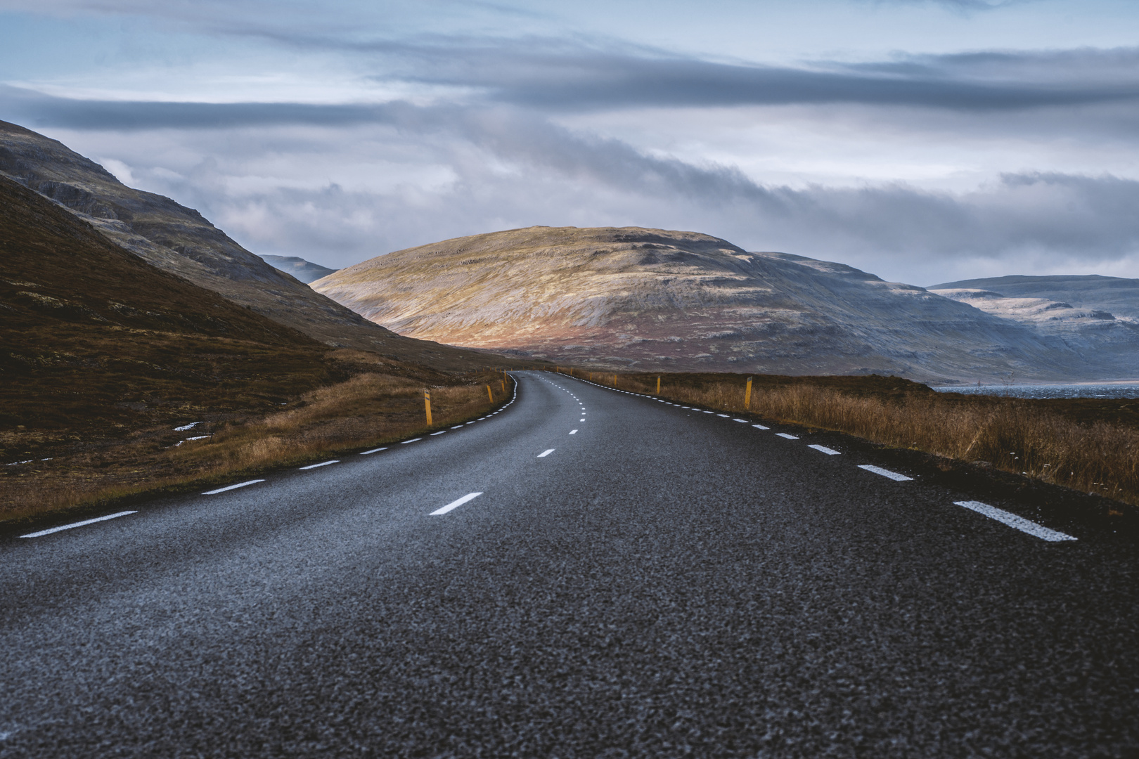 down the road Foto & Bild architektur, europe, scandinavia Bilder auf