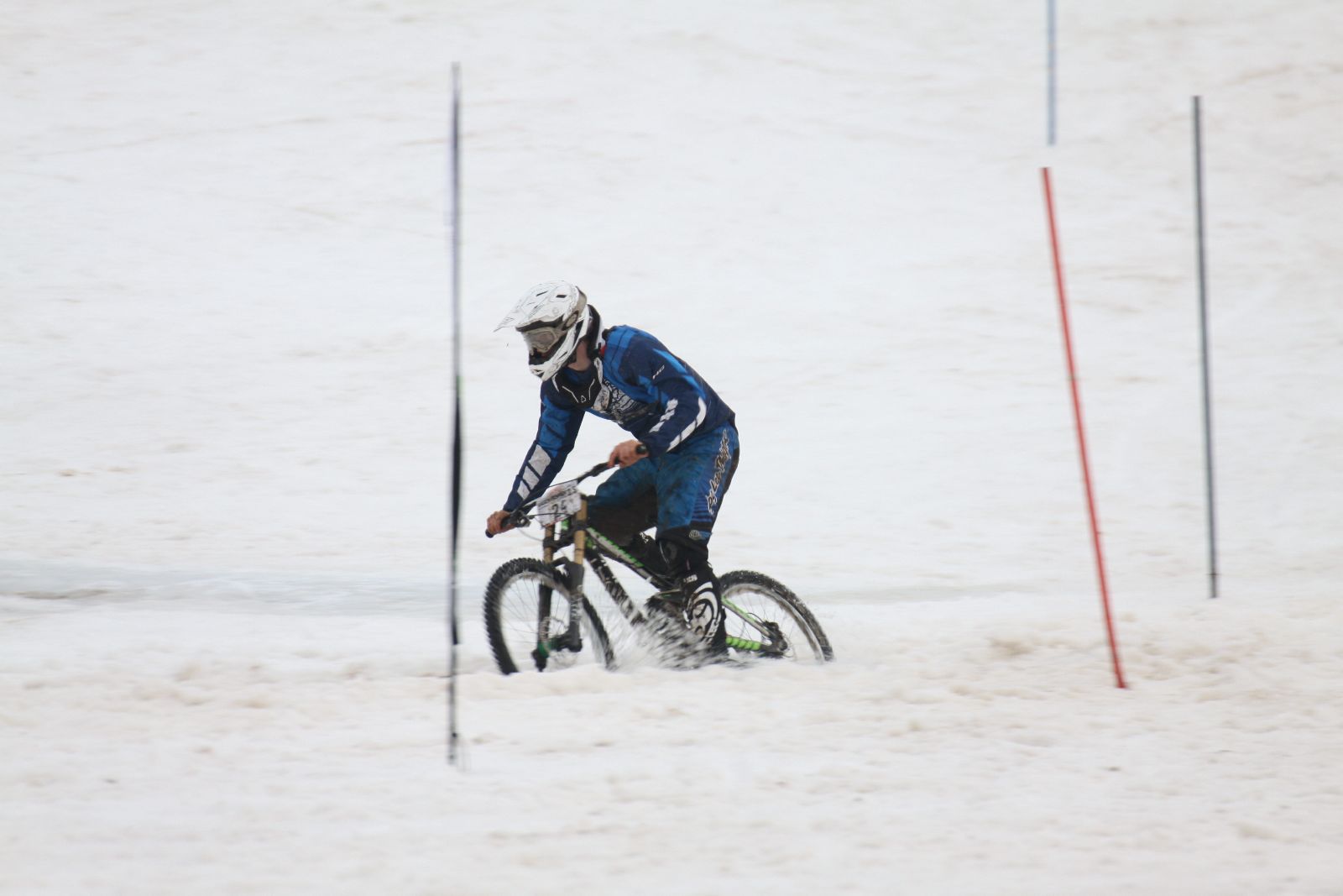 Downhill bei Schnee