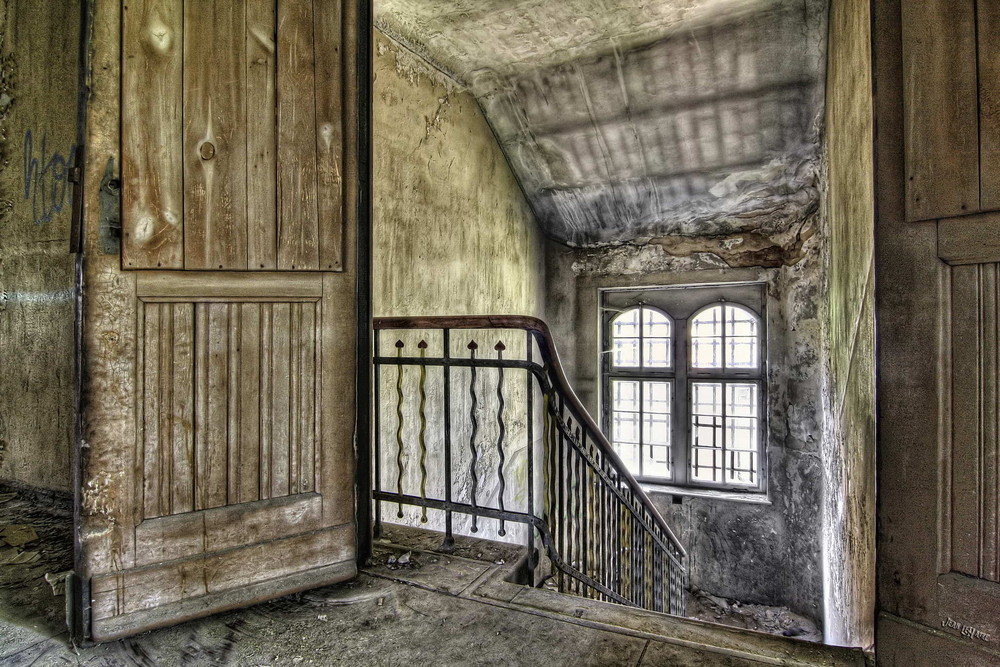 Downstairs to Beelitz