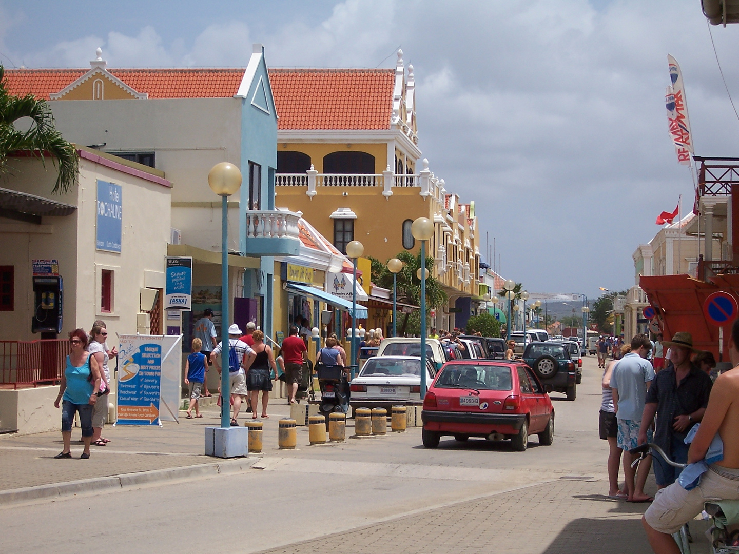 DOWNTOWN KRALENDIJK - BONAIRE DUTCH CARIBEAN