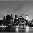 Downtown Manhattan von Brooklyn aus (bw)