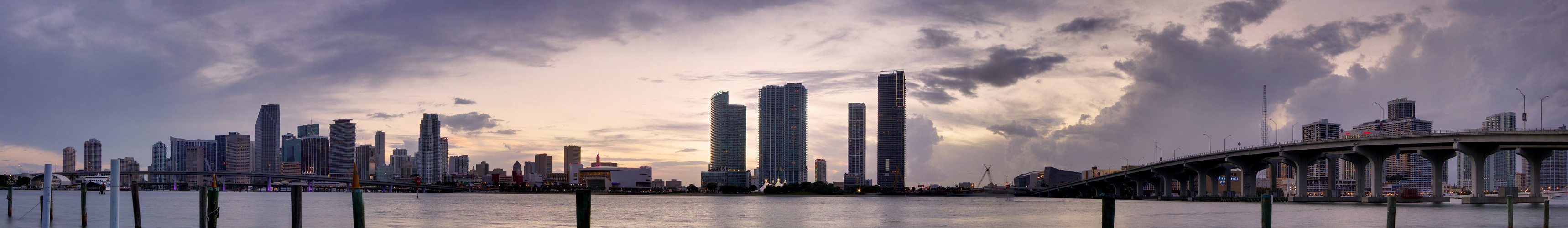 DOWNTOWN MIAMI SKYLINE BY DAYLIGHT