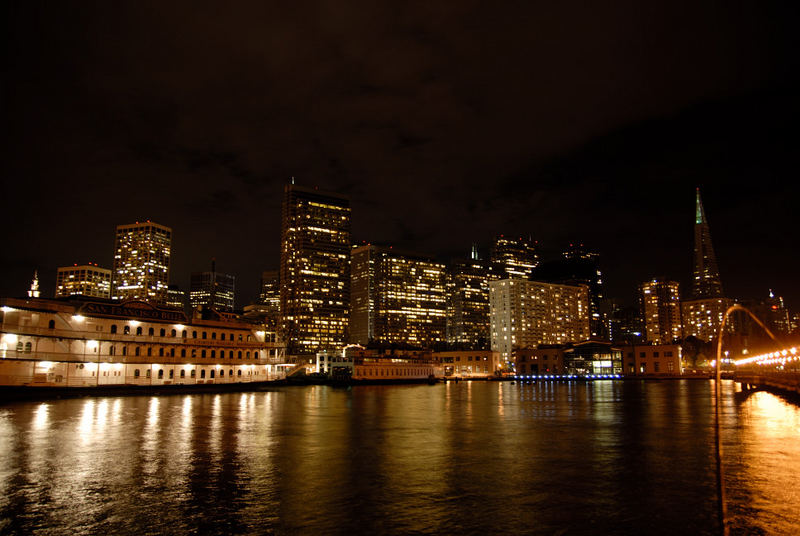 Downtown San Francisco bei Nacht