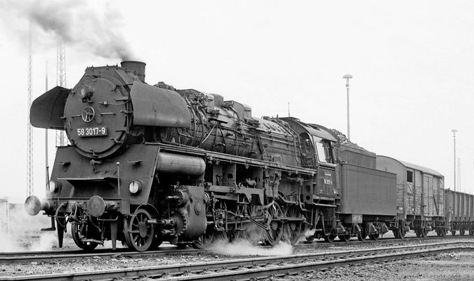 DR  BR 58 3017-9  bei Oelsnitz Juni 1979