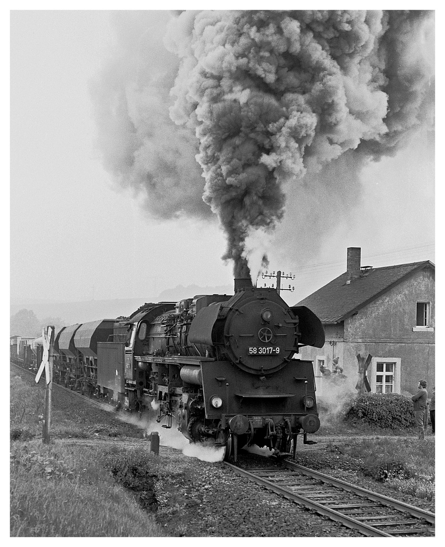 DR  BR 58 3017-9  bei Oelsnitz Juni 1979 