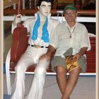 Dr. Charly mit Elvis im Ripley in Pattaya - Believe it or not...