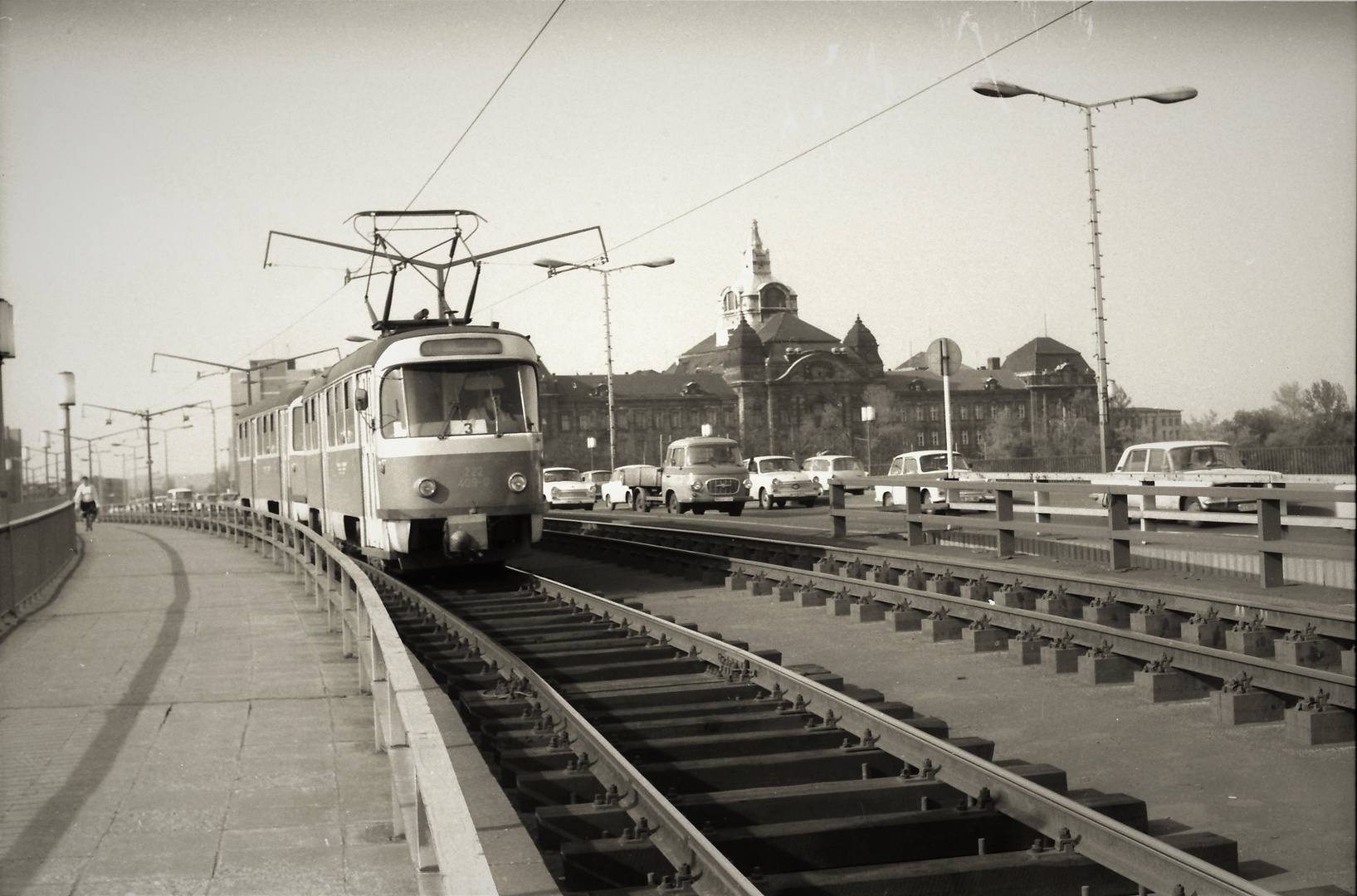 Dr.-Rudolf-Friedrichs-Brücke .