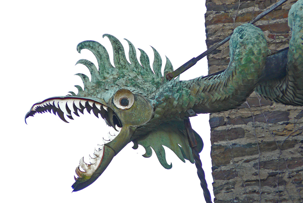 Drachen an Burg Eltz