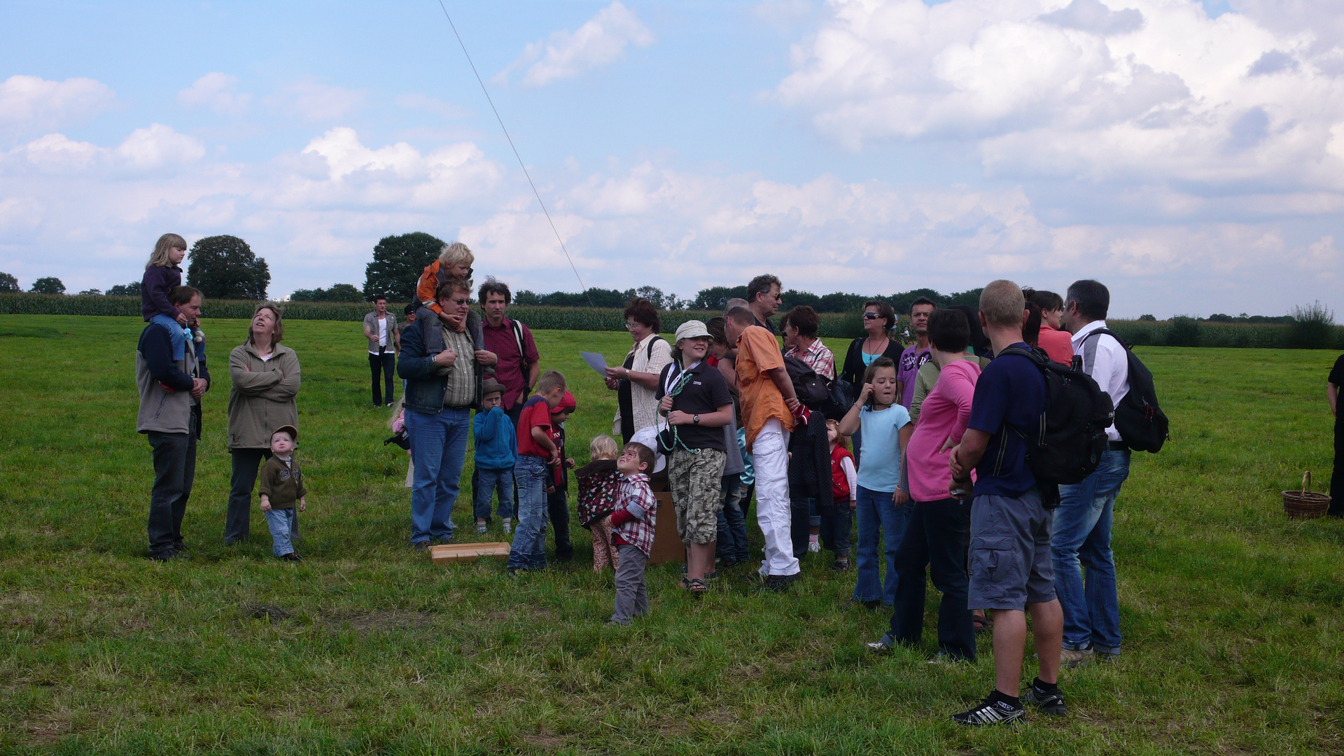 Drachen und Menschen beim Togofest Waldstetten