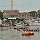 Drachenboot-Rennen in Leer: ein anderer Lauf mit knappem Finish unter Beobachtung der DLRG