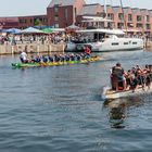 Drachenbootrennen beim Hafenfest in Wismar