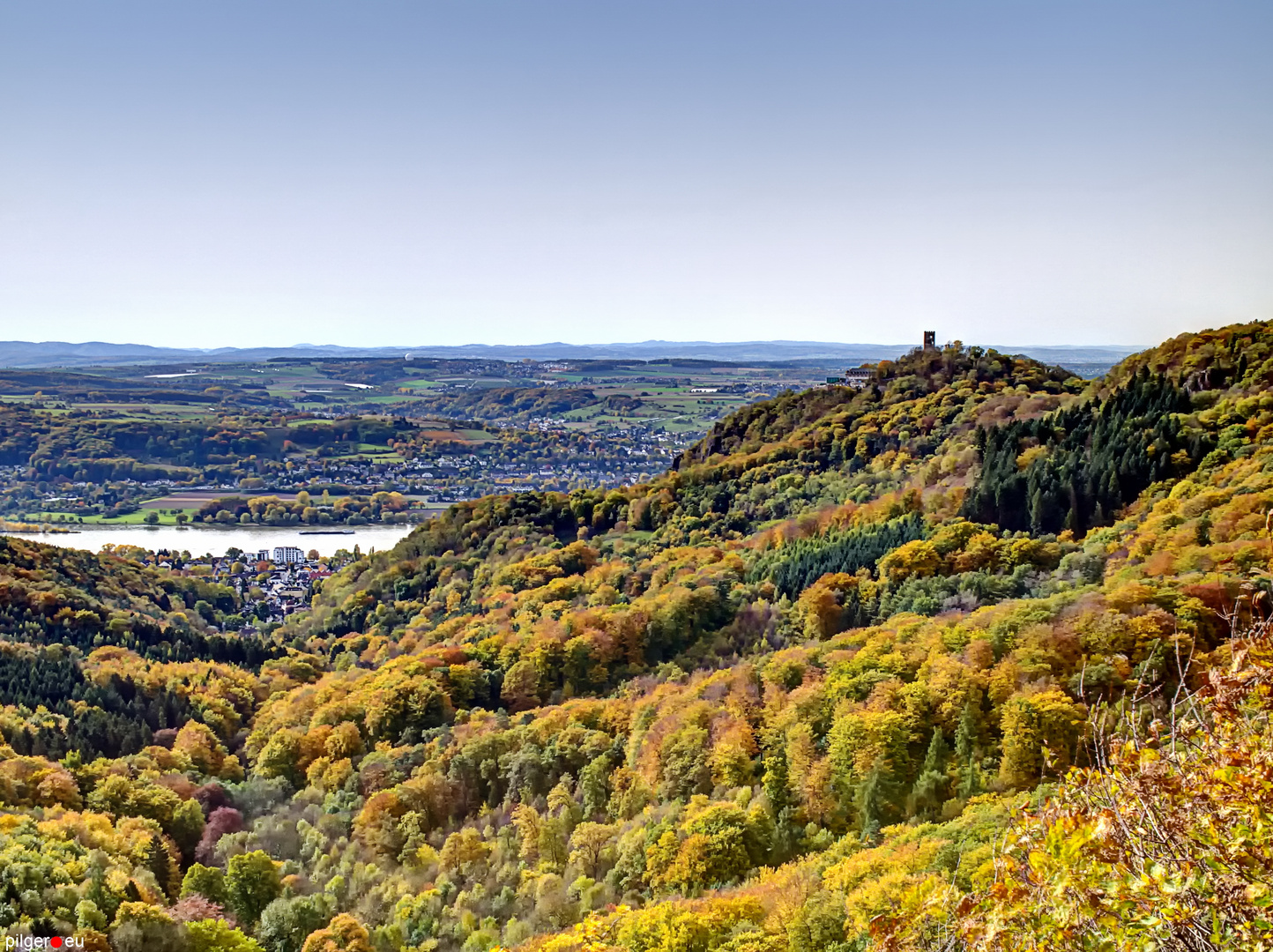 Drachenfels mit Rhöndorf