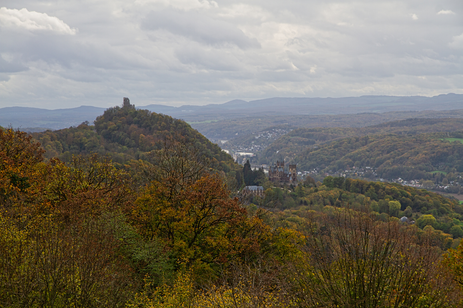 Drachenfels und Schloss Drachenburg