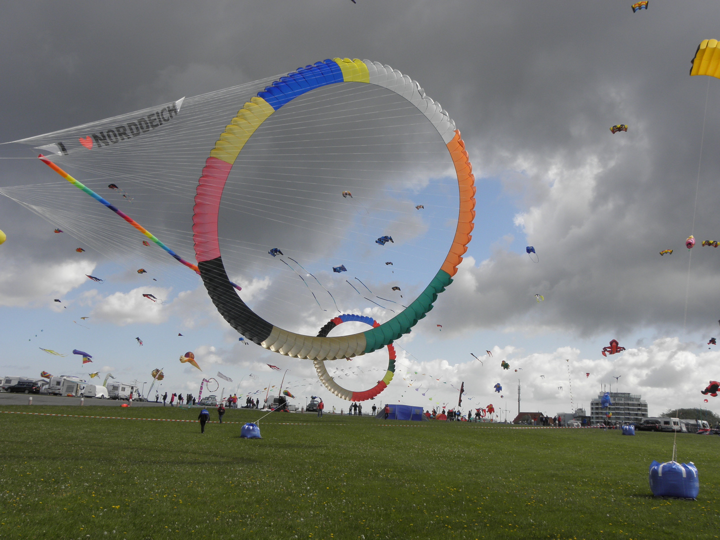 Drachenfest in Norddeich2012