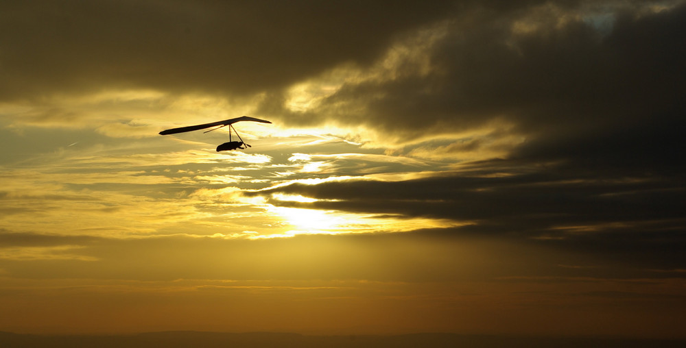 Drachenflieger in der Abendröte