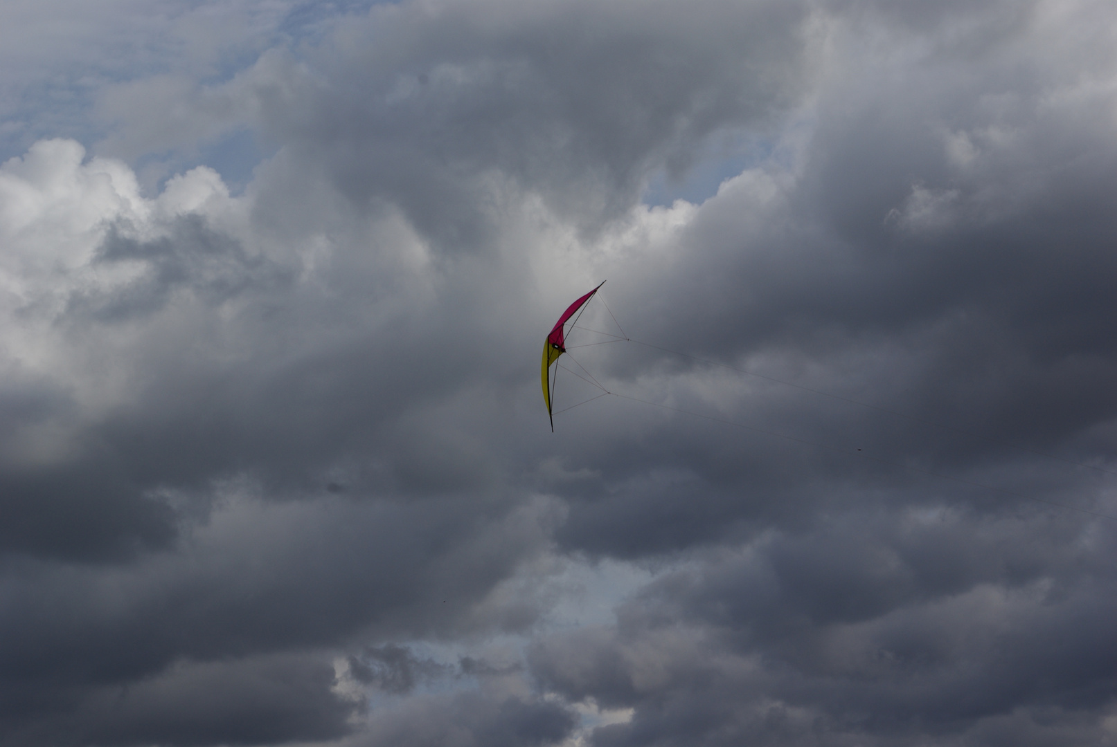 DRACHENFLUG AM HIMMEL VON LEHRTE