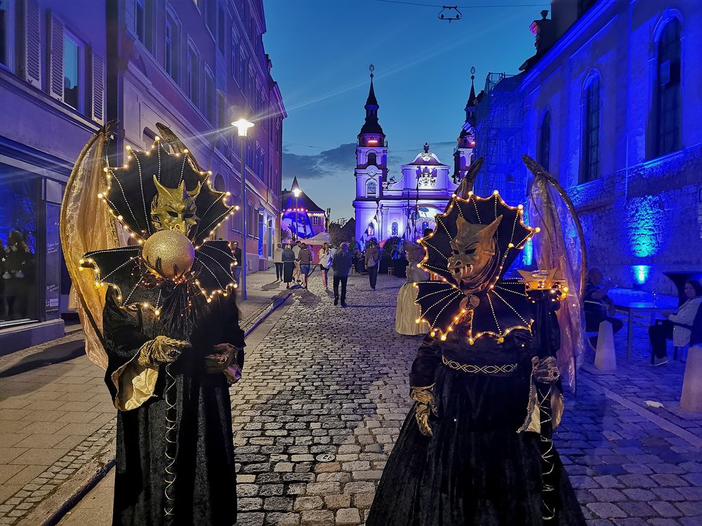 Drachenpaar Maskenträger p30-20-col +8Fotos