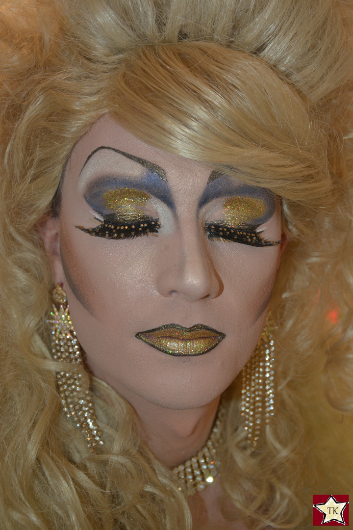 Drag Diva Sina Valentina aus Hamburg 13