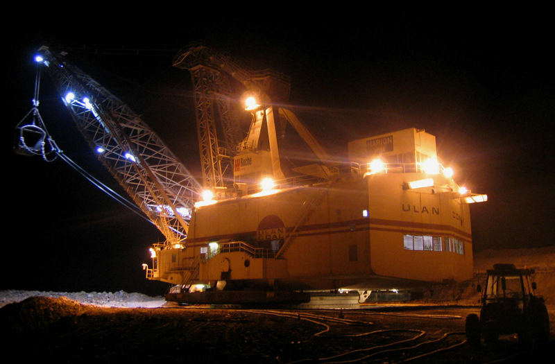 Dragline by Night