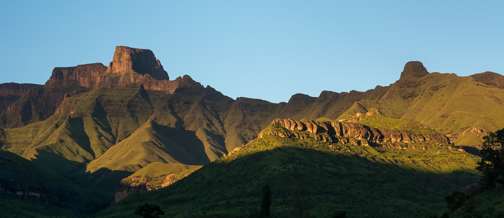 Drakensberge am frühen Morgen