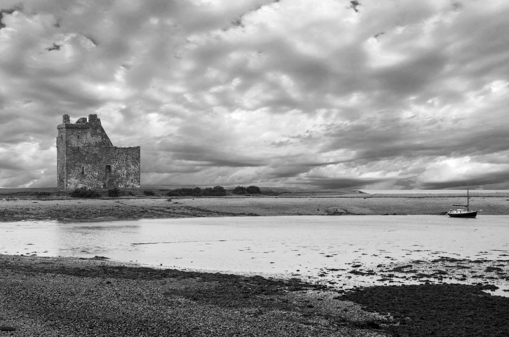 Dramatic Lochranza Bay