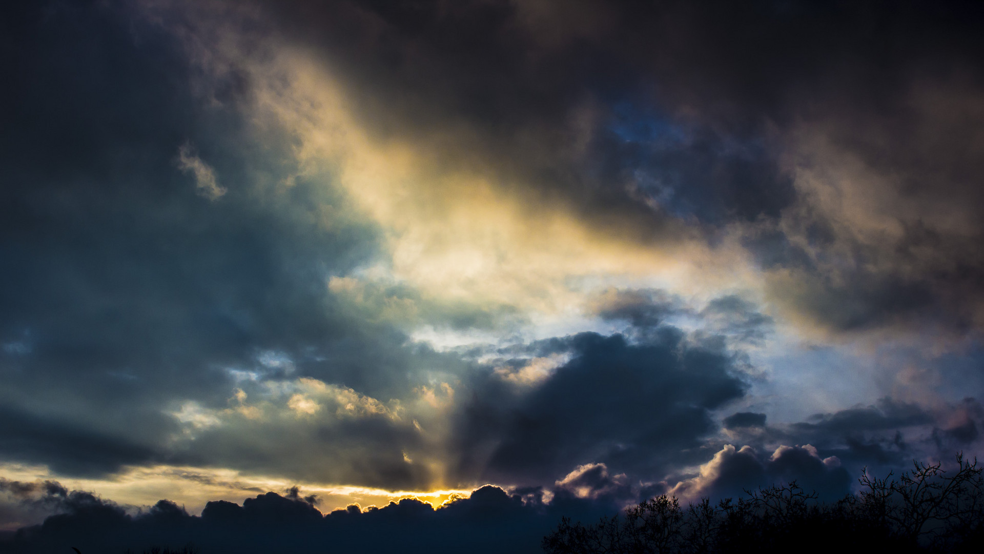 Dramatic sky before snow