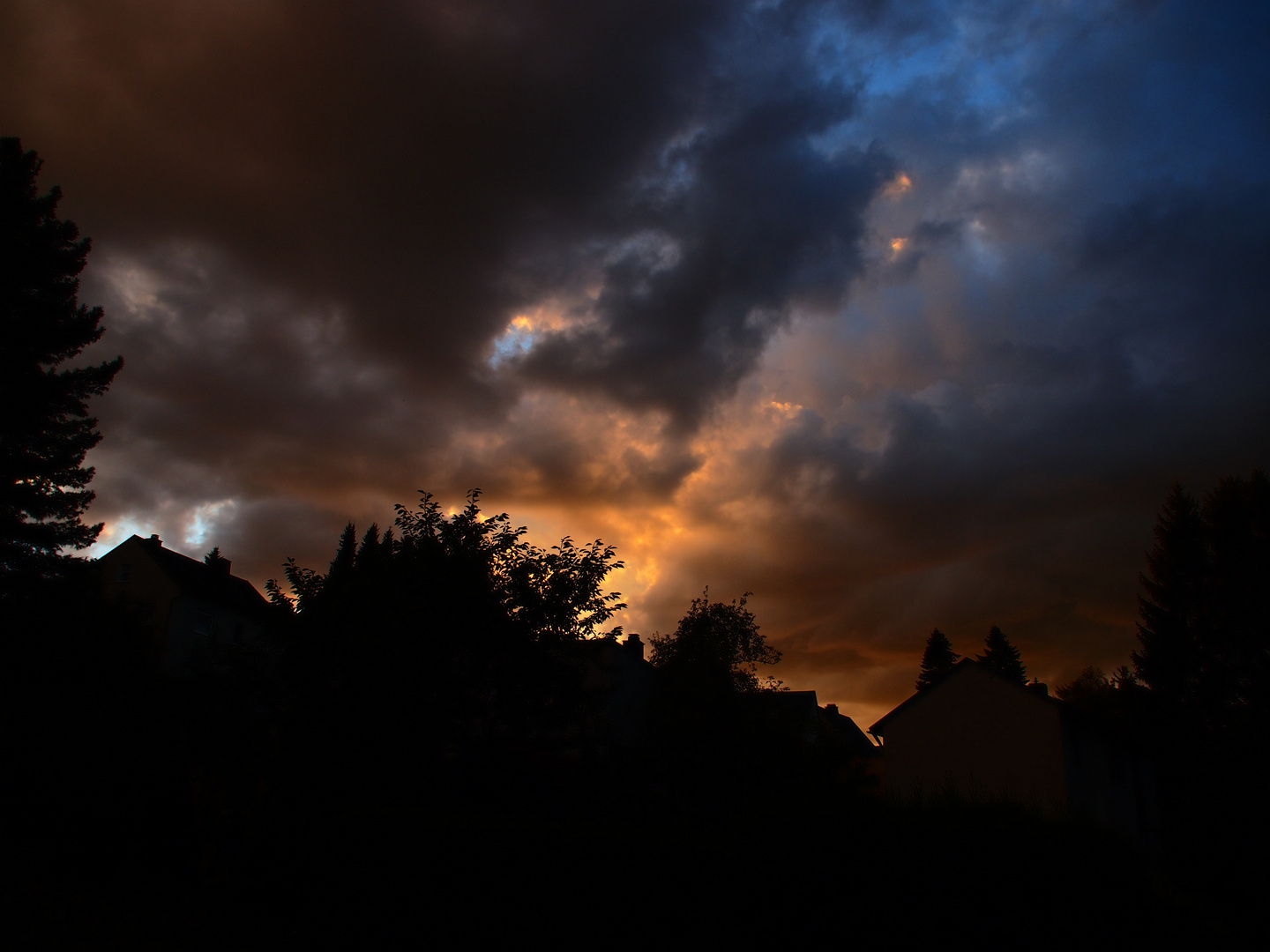 Dramatischer Abendhimmel