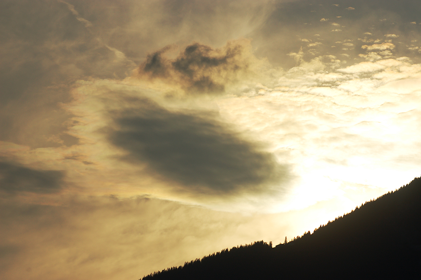 Dramatischer Abendhimmel über dem Staufen