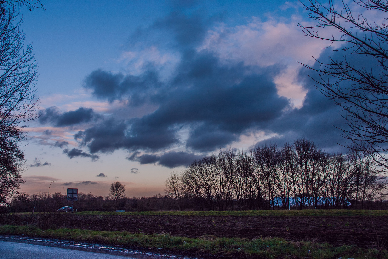 dramatischer Himmel über Ladenburg