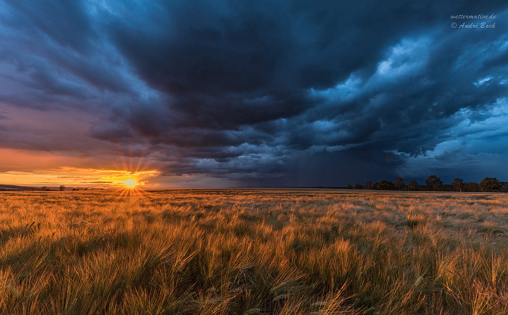 Dramatischer Sonnenuntergang