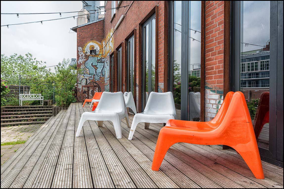 Draußen sitzen #2 Foto & Bild | world, hamburg, bank Bilder auf ...